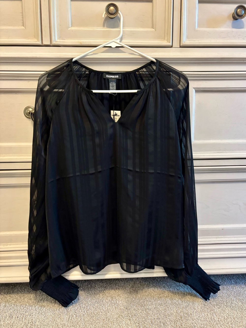 NWT Women’s Express Black Sheer Stripe Long-Sleeve Blouse Size Small